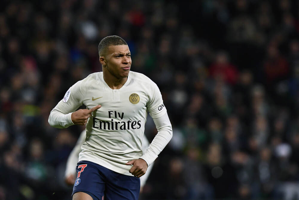 东契奇回国迎接孩子出生 暂别赛场